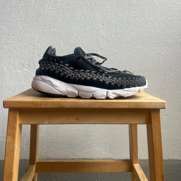 Nike Air Footscape Woven Premium Mens Sneaker - Picture 2 of 8